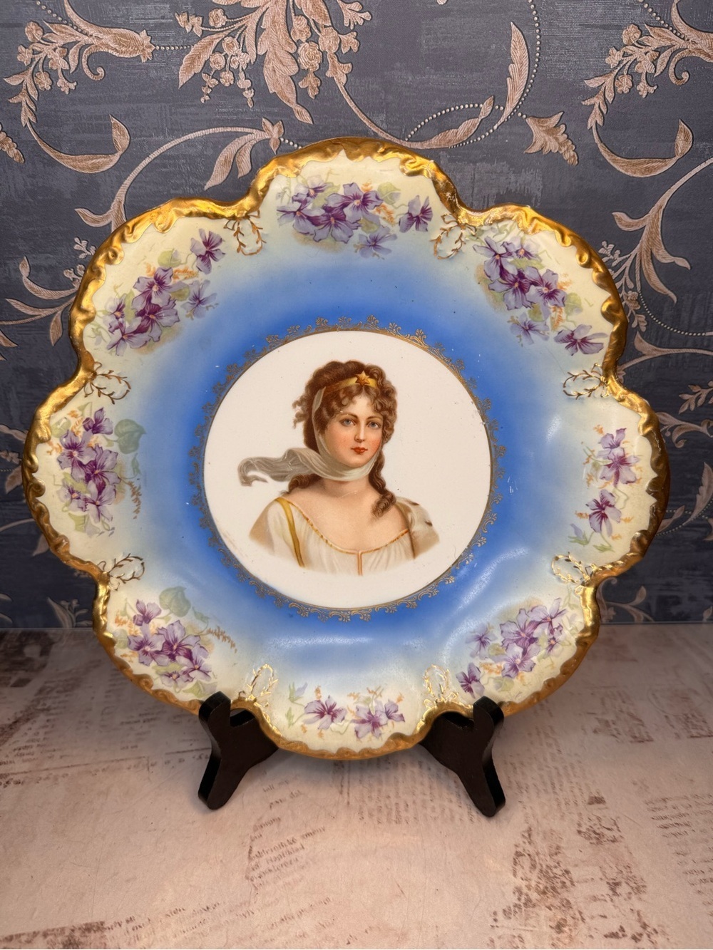 Vintage Empire China Portrait Centerpiece Bowl Queen Louise Prussia 9 Inch